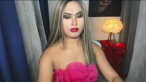Snapshot of lavictoria_ladyboy chatting on September 24, 10:27 pm Victoria online show from September 24, 10:27 pm