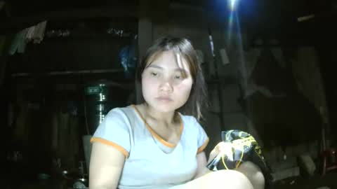 layla_999 online show from April 1, 11:33 am