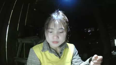 layla_999 online show from March 15, 2:27 am