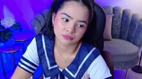 Layla Breezee online show from May 16, 9:50 am