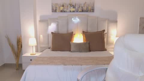 Layla Breezee online show from April 16, 11:32 am