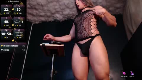 Layla   help me with your thumbs up its important  online show from October 25, 1:39 am