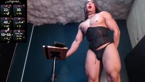 Layla   help me with your thumbs up its important  online show from October 26, 8:04 am