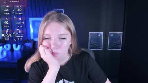 Snapshot of layla_glam chatting on September 26, 1:30 pm layla_glam online show from September 26, 1:30 pm