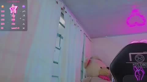 laylafoxy_tay online show from February 5, 11:47 am