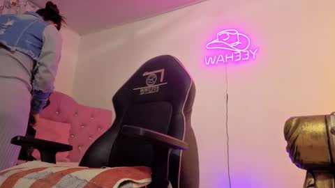 laylafoxy_tay online show from March 13, 4:16 am