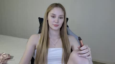 LaylaPretty001 online show from February 12, 9:20 am