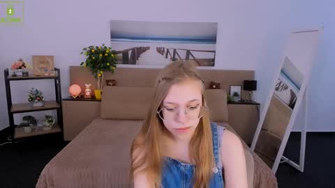 layriantavee online show from March 5, 6:54 am