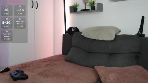 Laz online show from October 18, 4:49 am