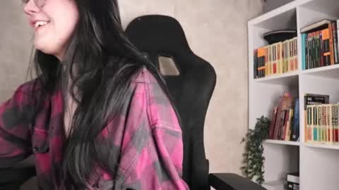 Lisa online show from December 4, 4:45 am