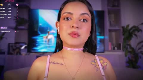 L E A   online show from June 30, 6:28 pm