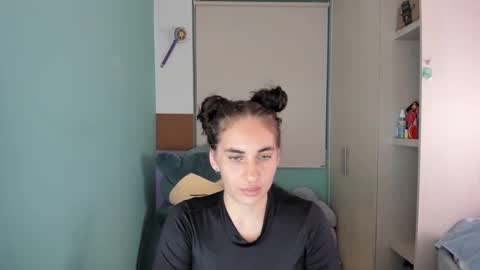 Laura online show from January 17, 12:53 am