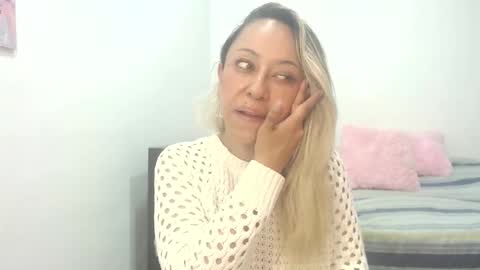 leah_susman online show from November 5, 3:58 pm