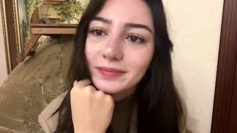 Snapshot of leahduran chatting on October 20, 1:10 am Amity online show from October 20, 1:10 am