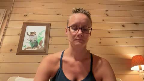 Lee online show from November 7, 8:33 pm