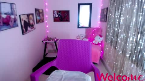 Leandra online show from February 26, 6:48 pm