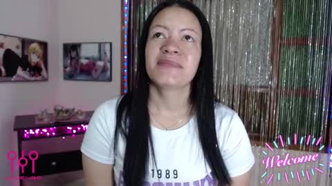 Leandra online show from November 2, 1:44 pm