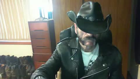 leathergreaser online show from May 21, 10:49 pm