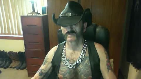 leathergreaser online show from November 26, 12:19 am