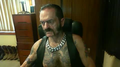 leathergreaser online show from February 13, 1:40 am