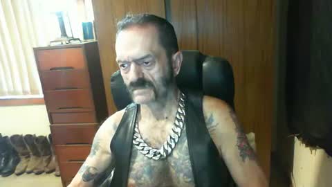 leathergreaser online show from February 11, 9:46 pm