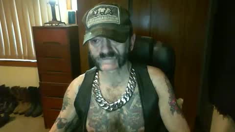 leathergreaser online show from November 20, 8:28 pm