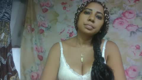 leatiana online show from April 5, 7:33 pm