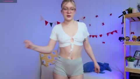 Ellie online show from March 29, 5:31 am