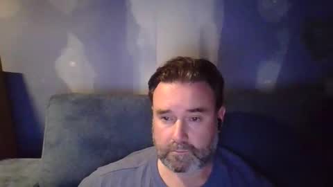 lecheare28 online show from March 22, 6:45 pm