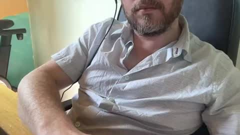 lee_8891 online show from June 19, 9:15 am