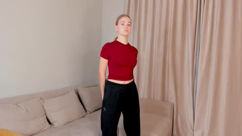 Lina online show from October 20, 3:50 pm