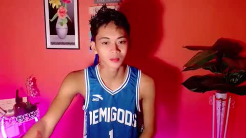 Snapshot of leemoreno18 chatting on September 21, 9:13 am leemoreno18 online show from September 21, 9:13 am