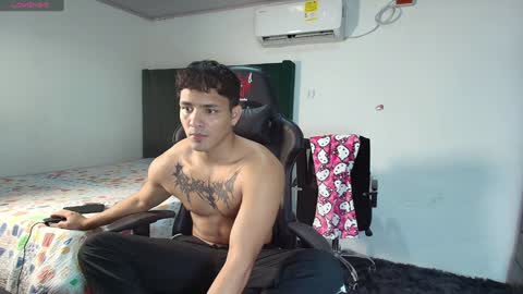 Snapshot of lei_77 chatting on January 25, 8:53 pm Lei online show from January 25, 8:53 pm