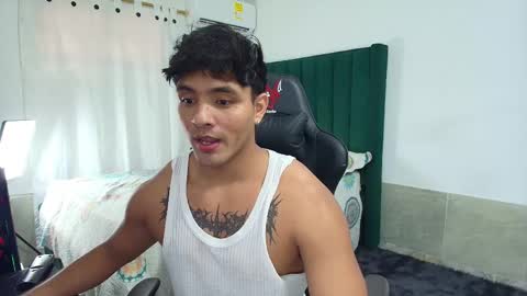 Snapshot of lei_77 chatting on October 1, 7:02 pm Lei online show from October 1, 7:02 pm