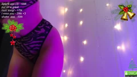 Snapshot of leia_bell chatting on December 7, 7:38 pm hey Im Leia and I love rock  online show from December 7, 7:38 pm