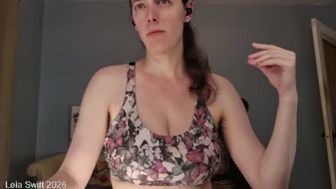 Leia Swift online show from June 18, 9:58 am
