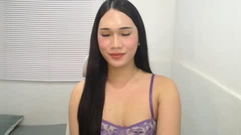 leighs_celine online show from April 10, 4:12 pm