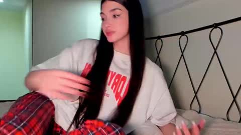 Leila online show from February 13, 9:06 pm