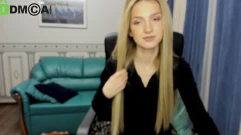 Leila Morriss online show from December 15, 1:57 am