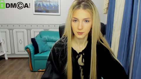 Leila Morriss online show from December 11, 8:07 pm