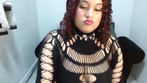 leilaprettysex online show from February 26, 4:32 pm