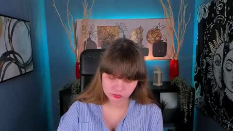 Lela online show from February 7, 9:04 pm