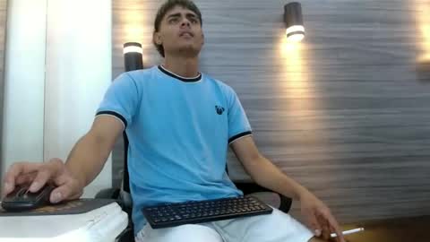 lelehott01 online show from July 7, 2:24 am