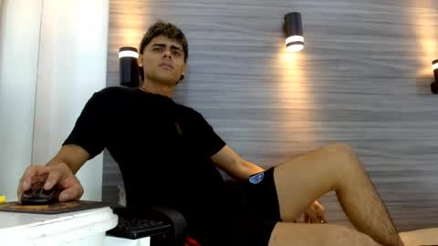 lelehott01 online show from July 21, 2:57 am