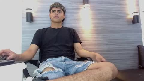 lelehott01 online show from July 23, 3:04 am