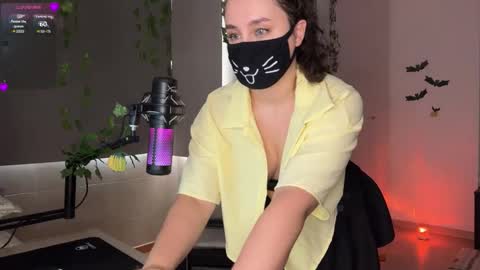 Lemi online show from November 4, 2:51 pm