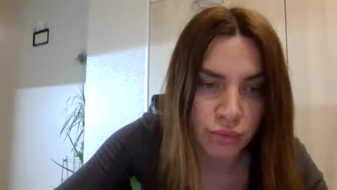lena6122000 online show from March 28, 12:01 am