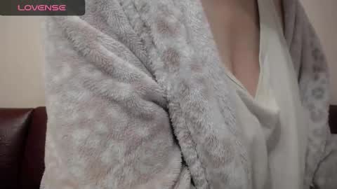 lenagolden online show from November 6, 12:30 pm