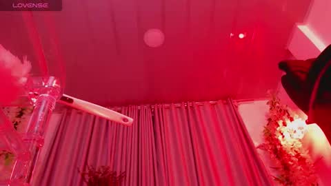 Lenna Kang online show from February 15, 4:28 pm