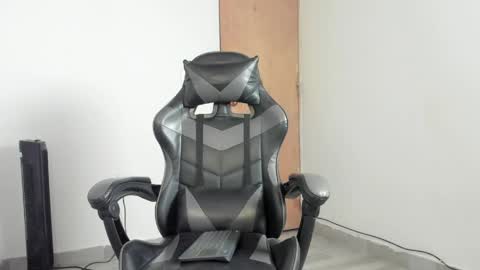 Leo Jones online show from April 19, 10:12 pm